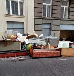 Hausräumung Messie in Wien, mehr als 5 Tonnen Sperrmüll und Restmüll beseitigt von unserer Firma.